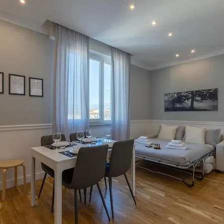 Careggi-rifredi Chic Tramvia-parking Apartment Florenz