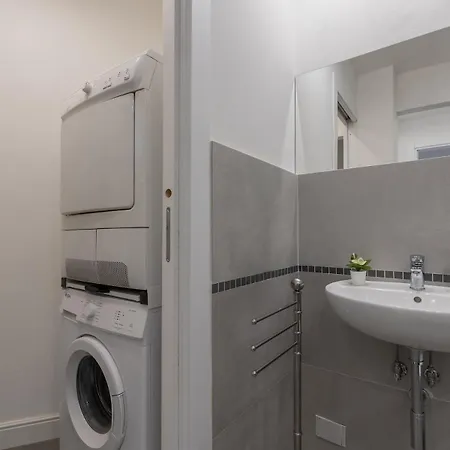 Careggi-rifredi Chic Tramvia-parking Apartment Florenz